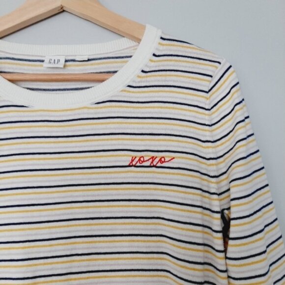 GAP 100% Cotton Fine Kit Crewneck Sweater Stripe Novelty XOXO Embroidery Sz M - Picture 4 of 16